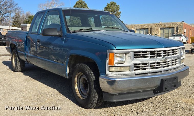 image for item ED4039 1998 Chevrolet C1500 Ext. Cab pickup truck