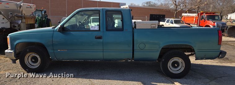 image for item ED4039 1998 Chevrolet C1500 Ext. Cab pickup truck
