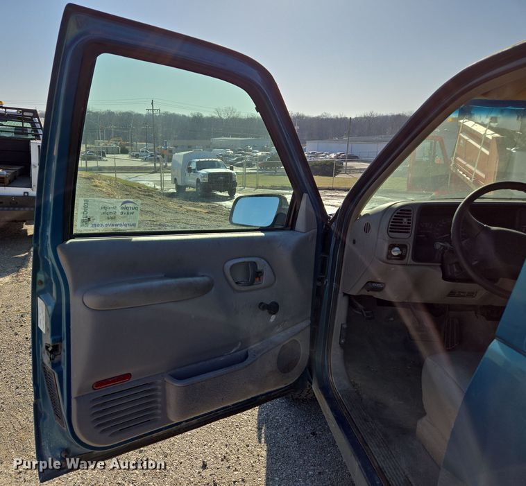 image for item ED4039 1998 Chevrolet C1500 Ext. Cab pickup truck