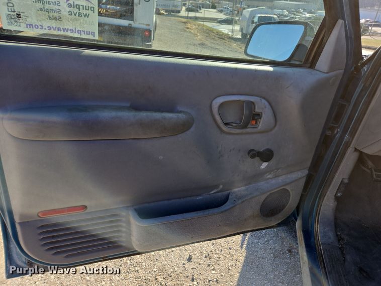 image for item ED4039 1998 Chevrolet C1500 Ext. Cab pickup truck