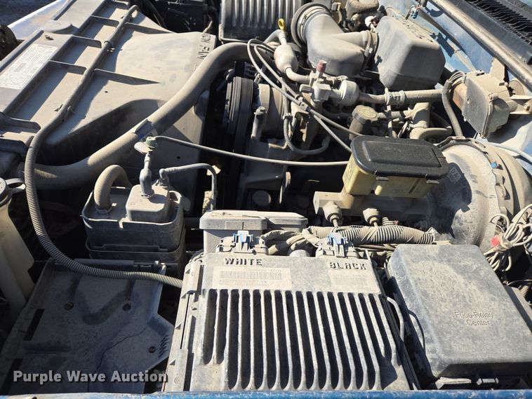 image for item ED4039 1998 Chevrolet C1500 Ext. Cab pickup truck