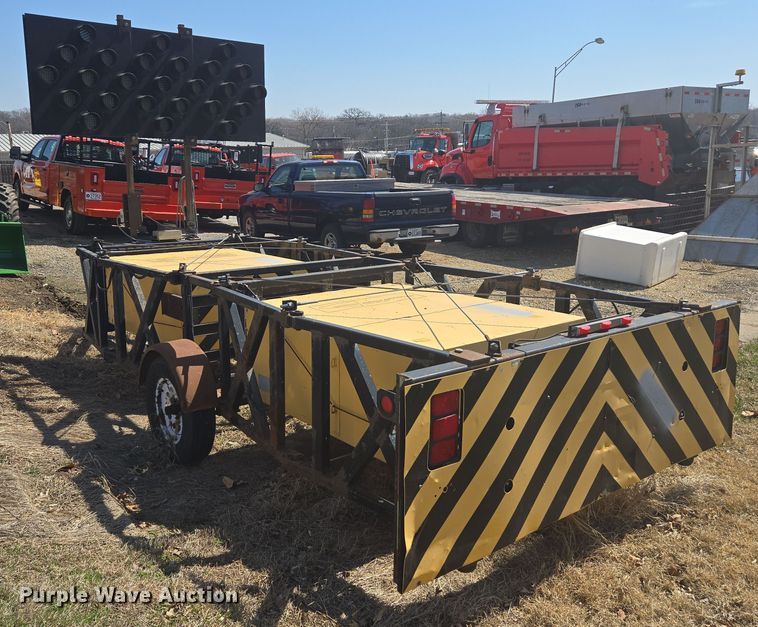 image for item ED4043 2006 Energy Absorption System arrow board trailer