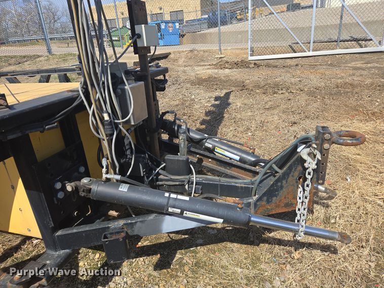 image for item ED4043 2006 Energy Absorption System arrow board trailer