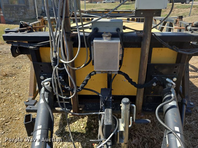 image for item ED4043 2006 Energy Absorption System arrow board trailer