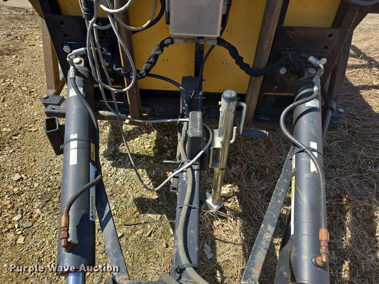 image for item ED4043 2006 Energy Absorption System arrow board trailer