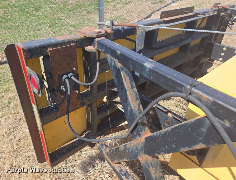 image for item ED4043 2006 Energy Absorption System arrow board trailer