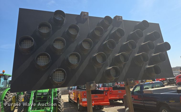 image for item ED4043 2006 Energy Absorption System arrow board trailer