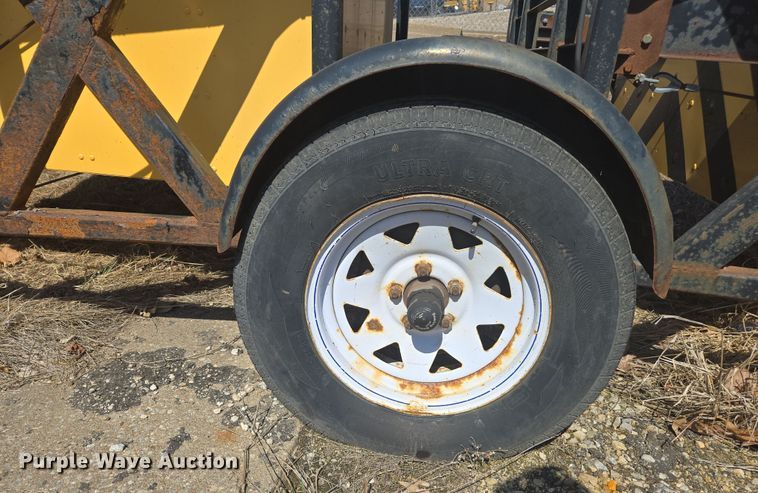 image for item ED4043 2006 Energy Absorption System arrow board trailer