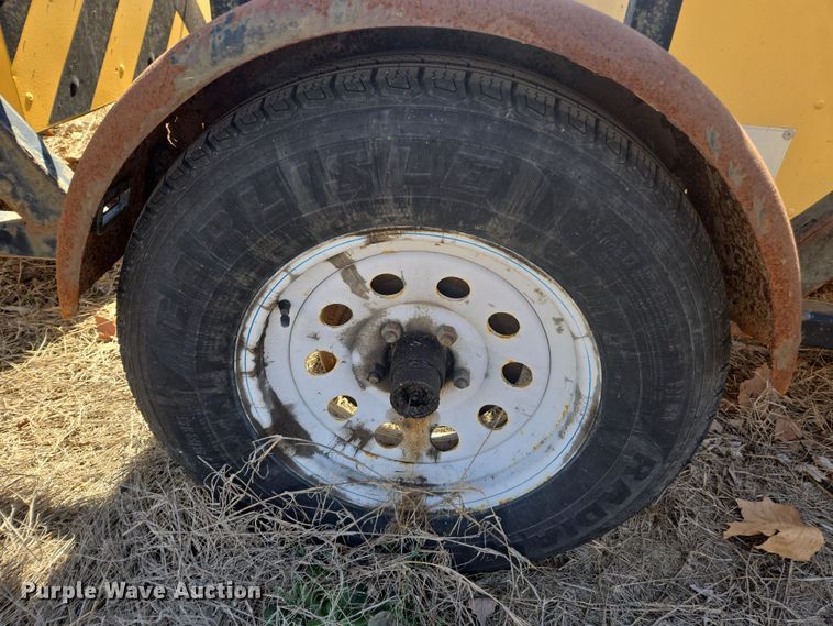 image for item ED4043 2006 Energy Absorption System arrow board trailer