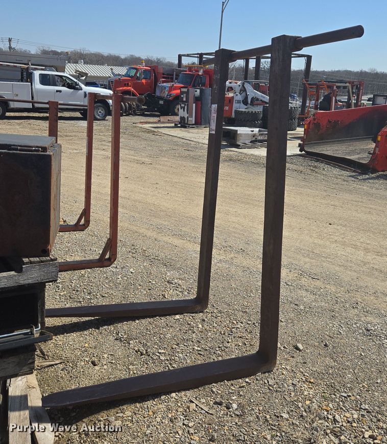 image for item ED4045 4' L wheel loader forks