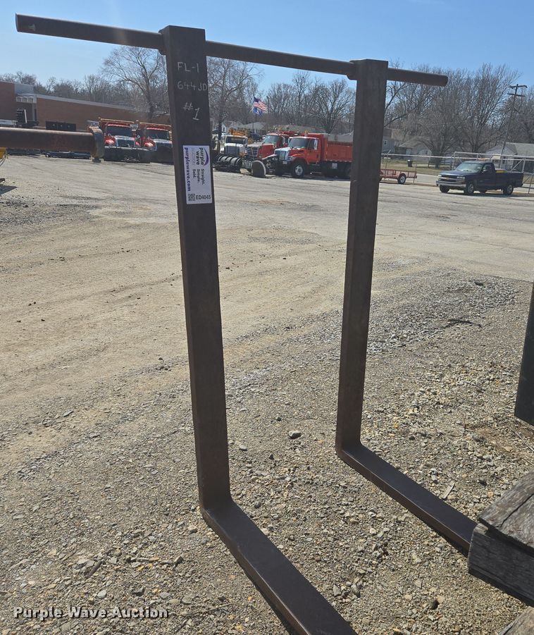 image for item ED4045 4' L wheel loader forks