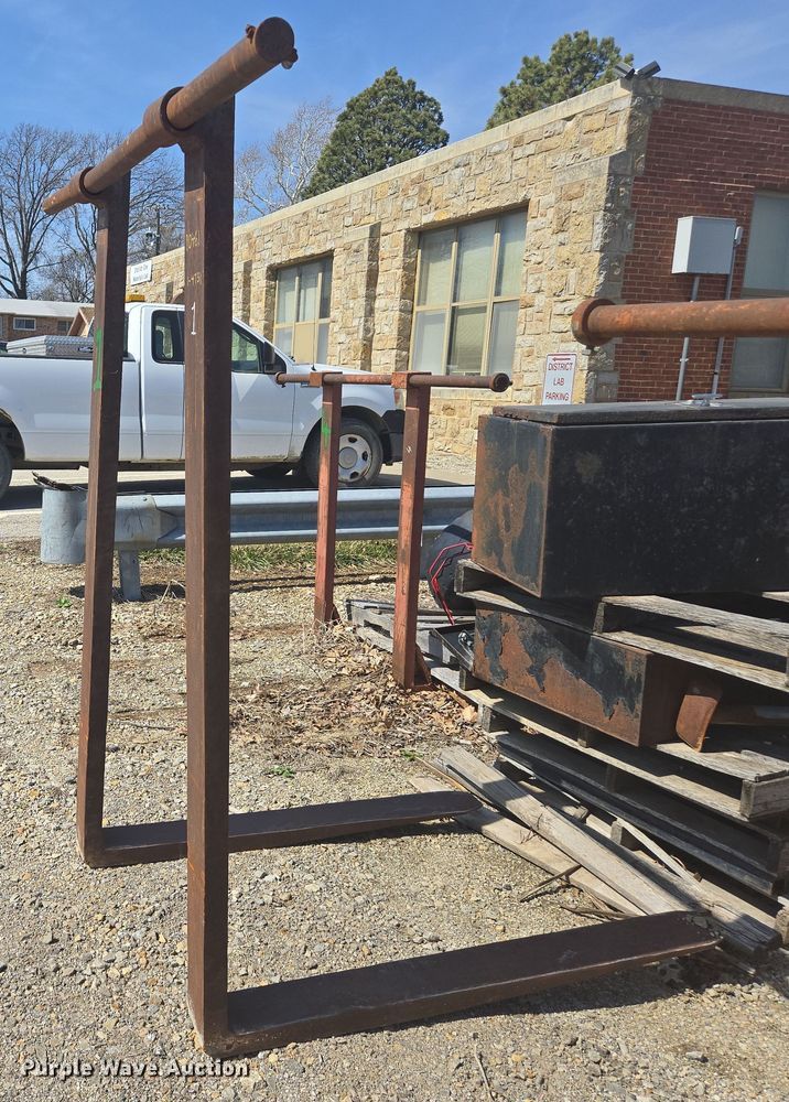 image for item ED4045 4' L wheel loader forks