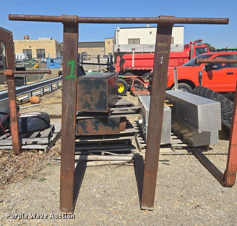 image for item ED4045 4' L wheel loader forks