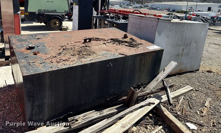 image for item ED4049 (2) waste oil tanks