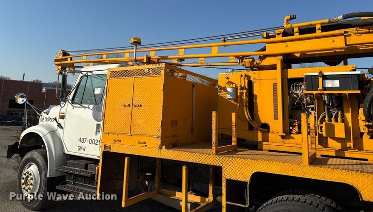 image for item ED4050 1992 International 4800 drilling rig truck