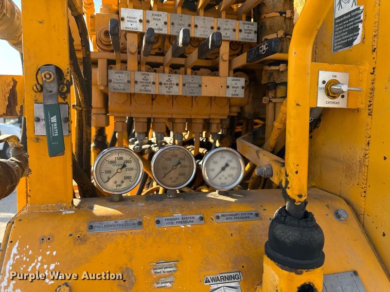 image for item ED4050 1992 International 4800 drilling rig truck