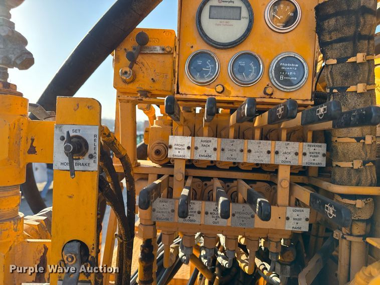 image for item ED4050 1992 International 4800 drilling rig truck