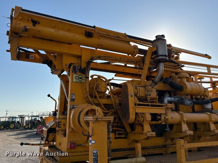 image for item ED4050 1992 International 4800 drilling rig truck