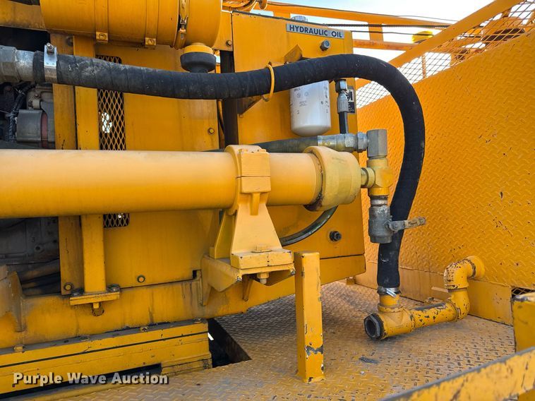 image for item ED4050 1992 International 4800 drilling rig truck