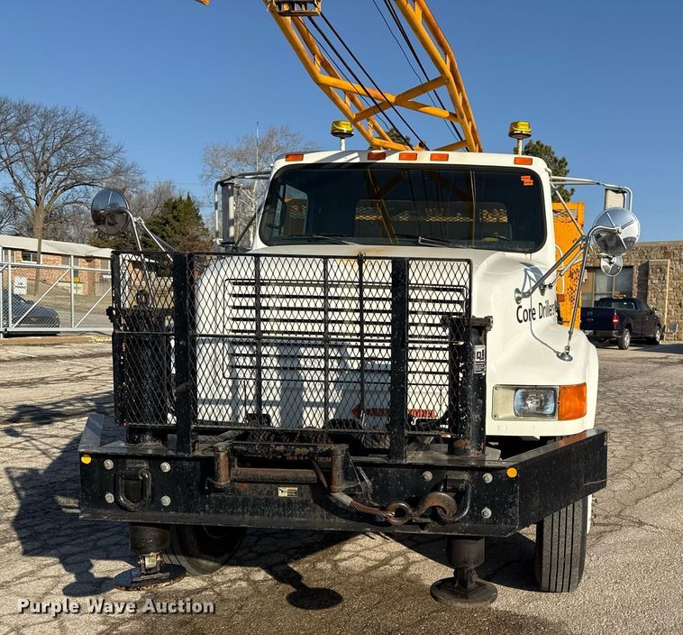 image for item ED4050 1992 International 4800 drilling rig truck