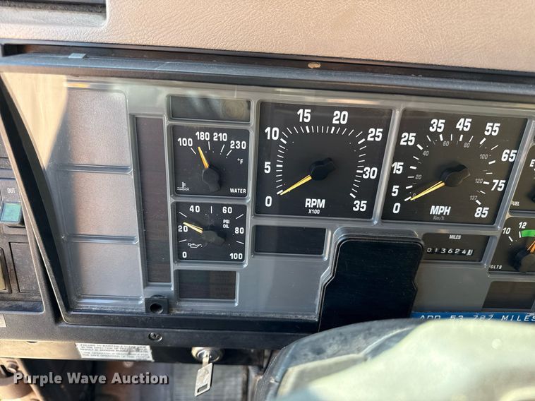 image for item ED4050 1992 International 4800 drilling rig truck