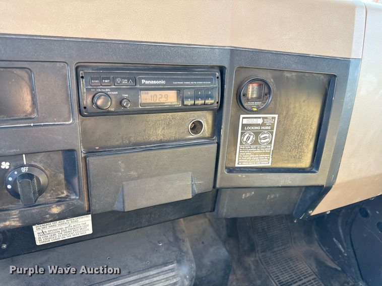 image for item ED4050 1992 International 4800 drilling rig truck