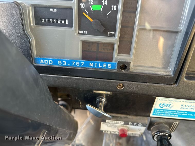 image for item ED4050 1992 International 4800 drilling rig truck