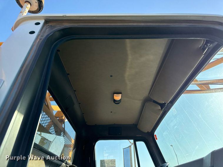 image for item ED4050 1992 International 4800 drilling rig truck