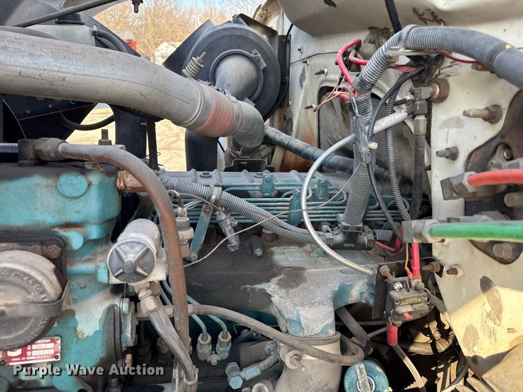 image for item ED4050 1992 International 4800 drilling rig truck