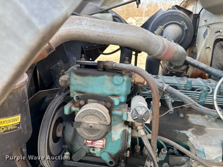 image for item ED4050 1992 International 4800 drilling rig truck