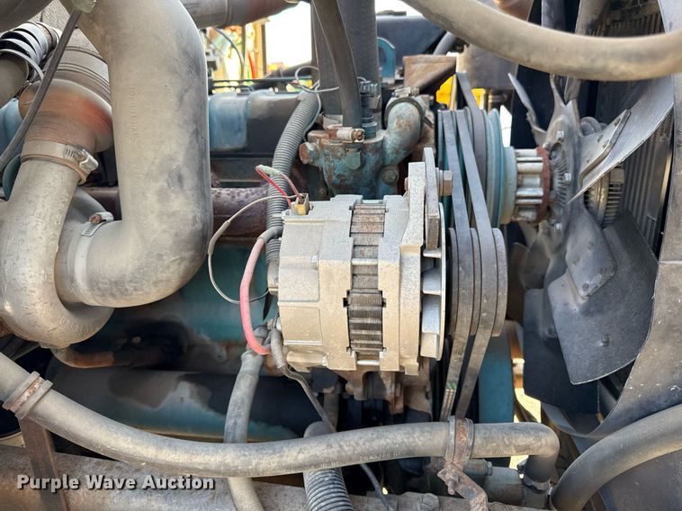 image for item ED4050 1992 International 4800 drilling rig truck