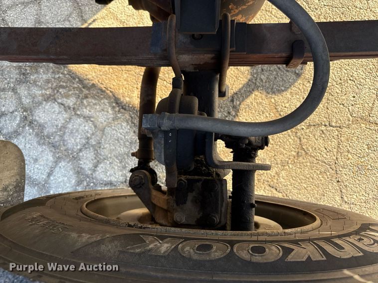 image for item ED4050 1992 International 4800 drilling rig truck