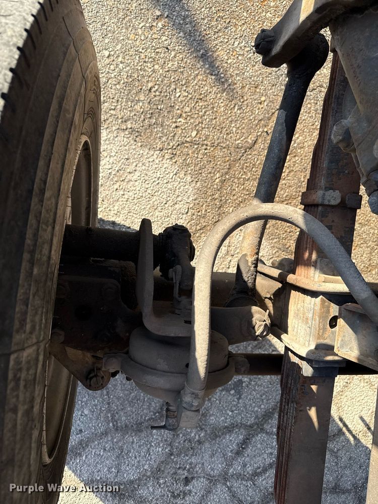 image for item ED4050 1992 International 4800 drilling rig truck