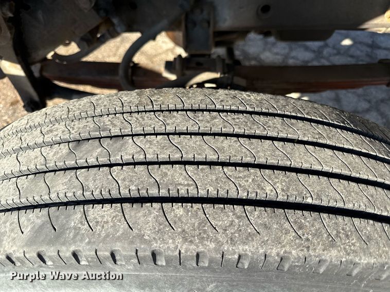 image for item ED4050 1992 International 4800 drilling rig truck