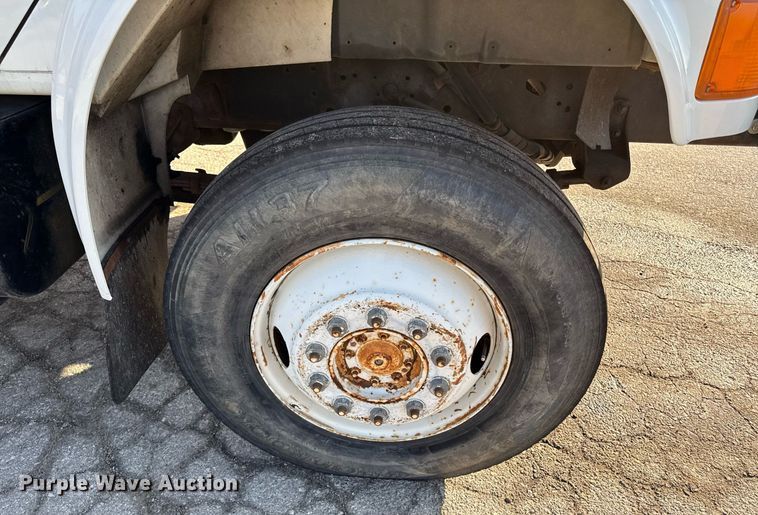 image for item ED4050 1992 International 4800 drilling rig truck