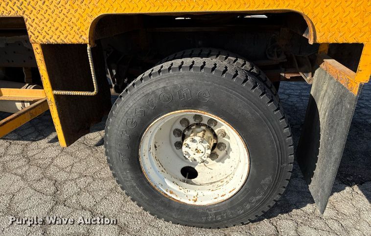 image for item ED4050 1992 International 4800 drilling rig truck