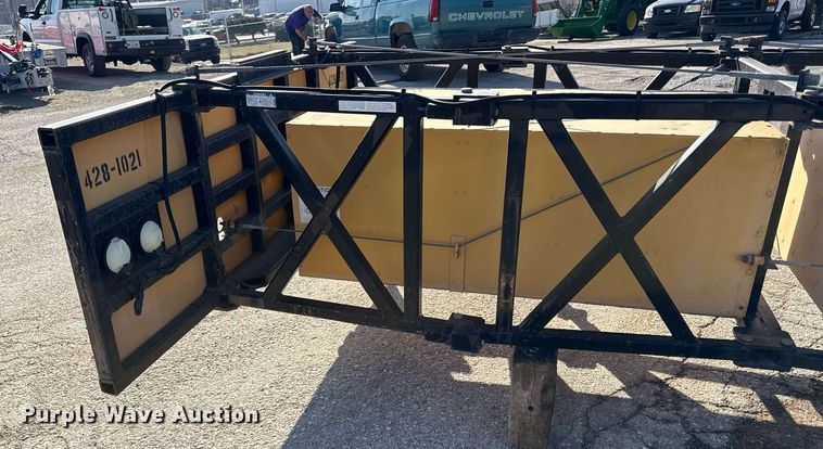image for item ED4051 2001 Trinity crash attenuator