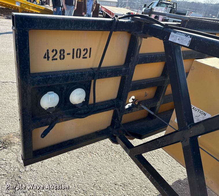 image for item ED4051 2001 Trinity crash attenuator