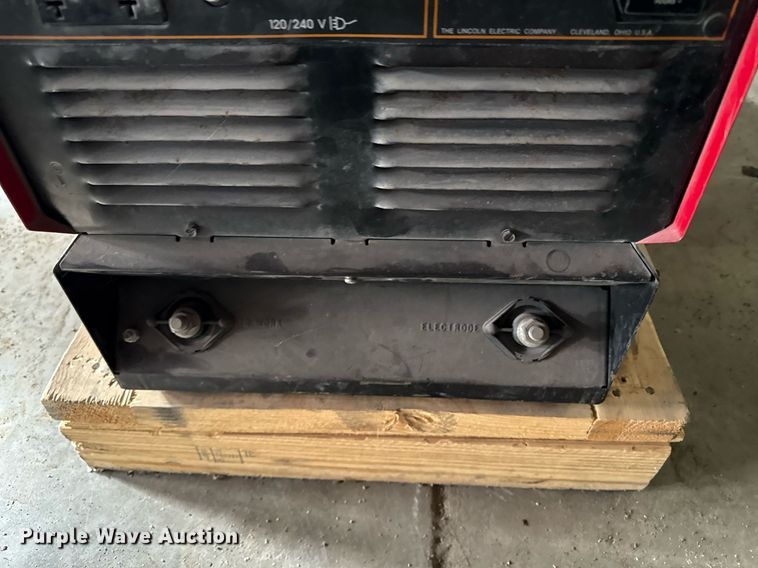 image for item ED4061 Lincoln Electric Ranger 10000 welder/generator