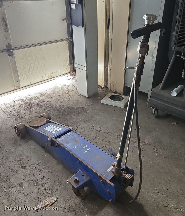 image for item ED4064 Westward floor jack