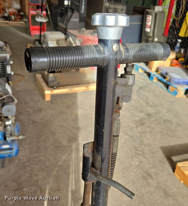 image for item ED4064 Westward floor jack