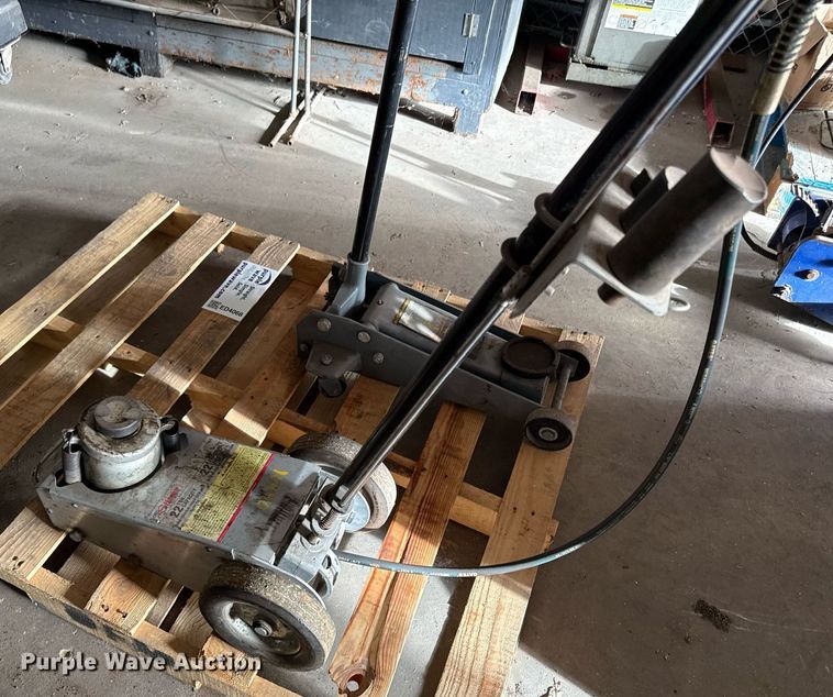 image for item ED4068 (2) Floor jacks