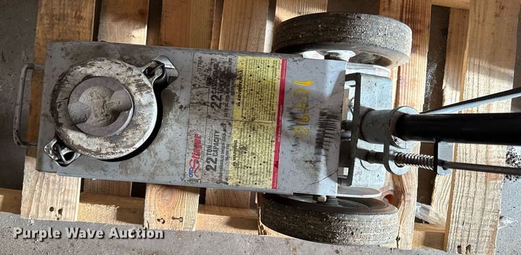 image for item ED4068 (2) Floor jacks