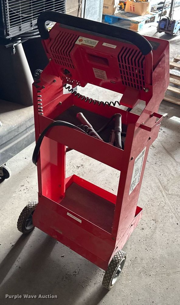 image for item ED4070 Snap-On MT-3750 battery charger