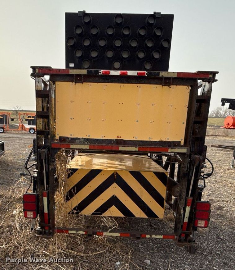 image for item ED4073 2005 Trinity  180 crash attenuator