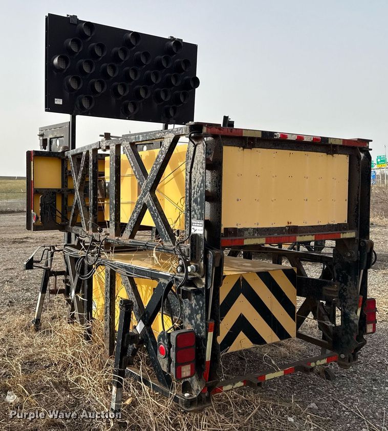 image for item ED4073 2005 Trinity  180 crash attenuator