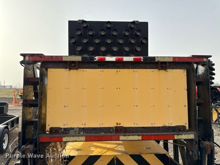 image for item ED4073 2005 Trinity  180 crash attenuator