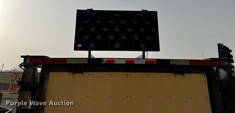 image for item ED4073 2005 Trinity  180 crash attenuator