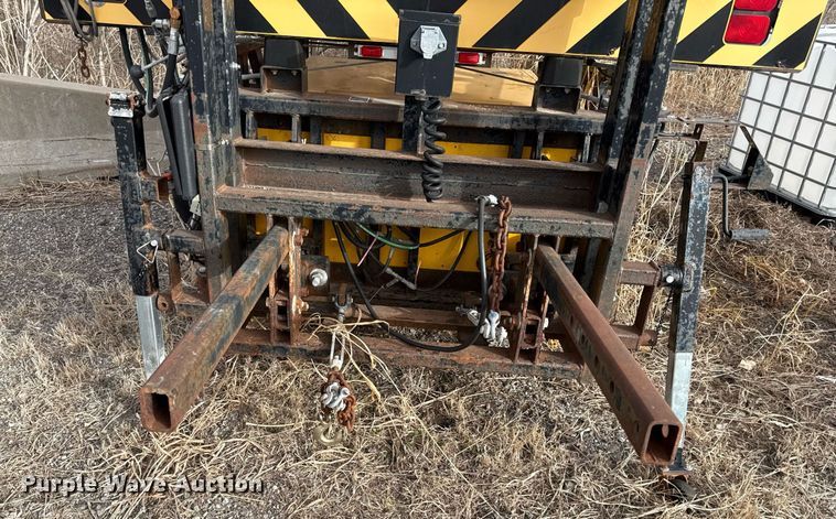 image for item ED4073 2005 Trinity  180 crash attenuator