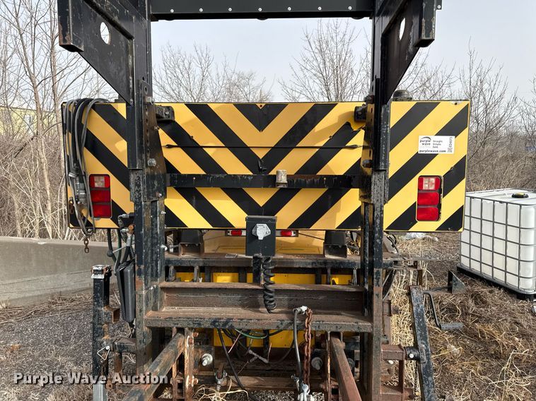 image for item ED4073 2005 Trinity  180 crash attenuator